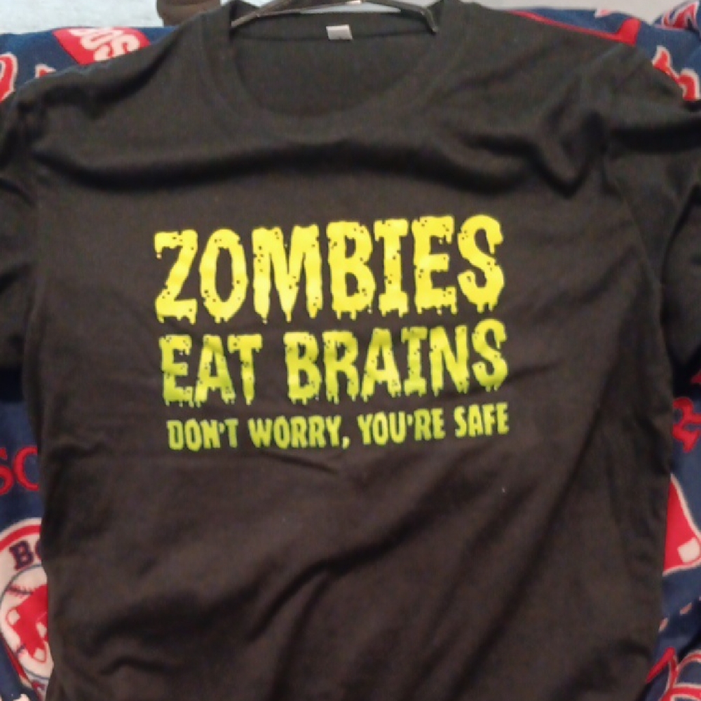 Black Mens T‑Shirt with Yellow 'Zombies Eat Brains' Graphic